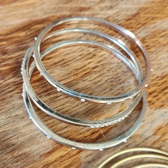 10 pc 3 sets Goldtone Bangles - Picture 6 of 10
